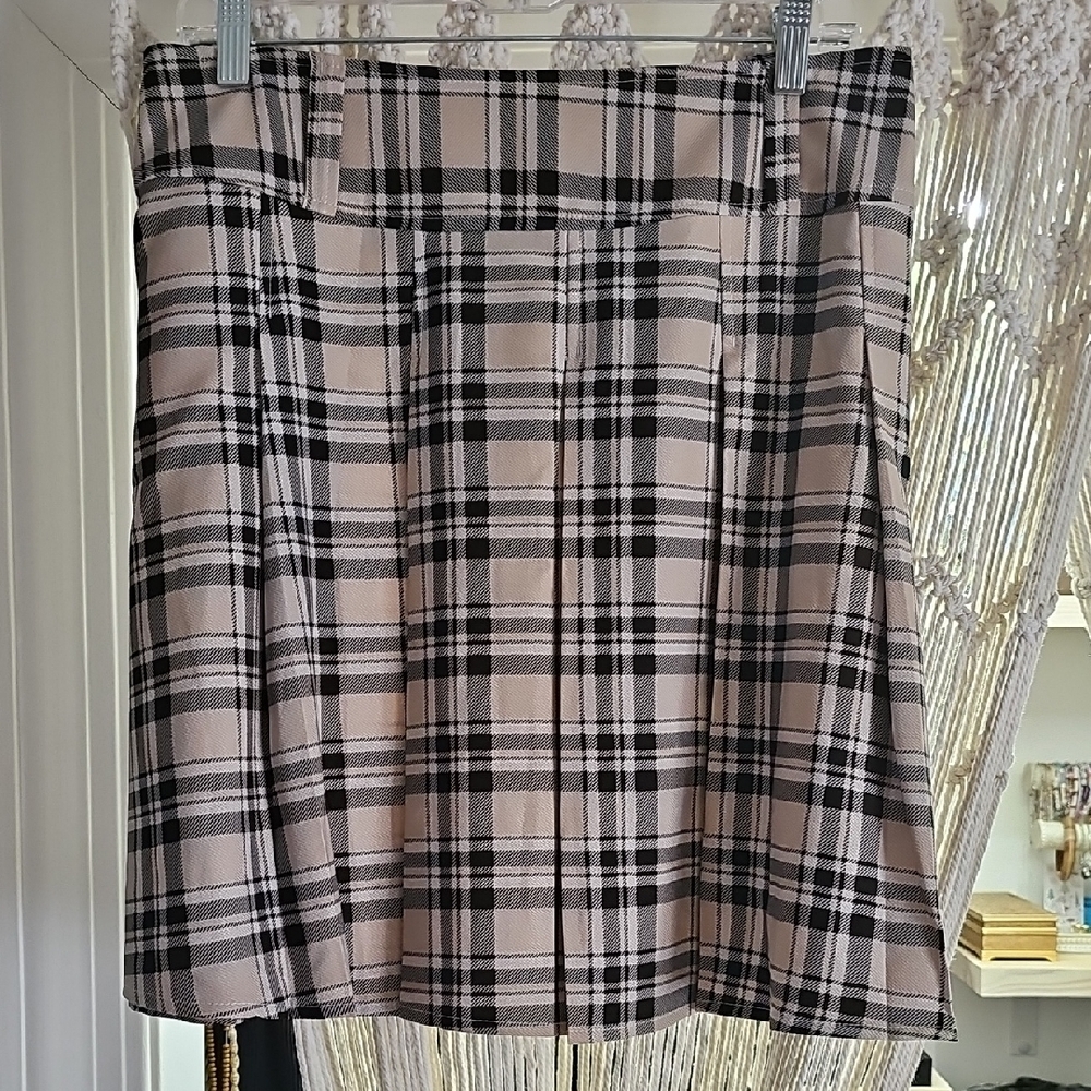 Plaid Black and Cream Women's Skirt (3 For $20)